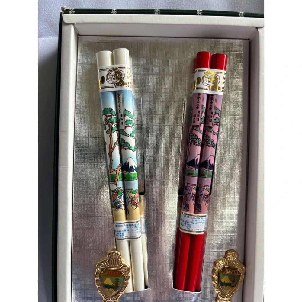 Vintage Japan Souvenir Chopsticks Spoon Gift Set Mt Fuji Gold Tone NOS Boxed